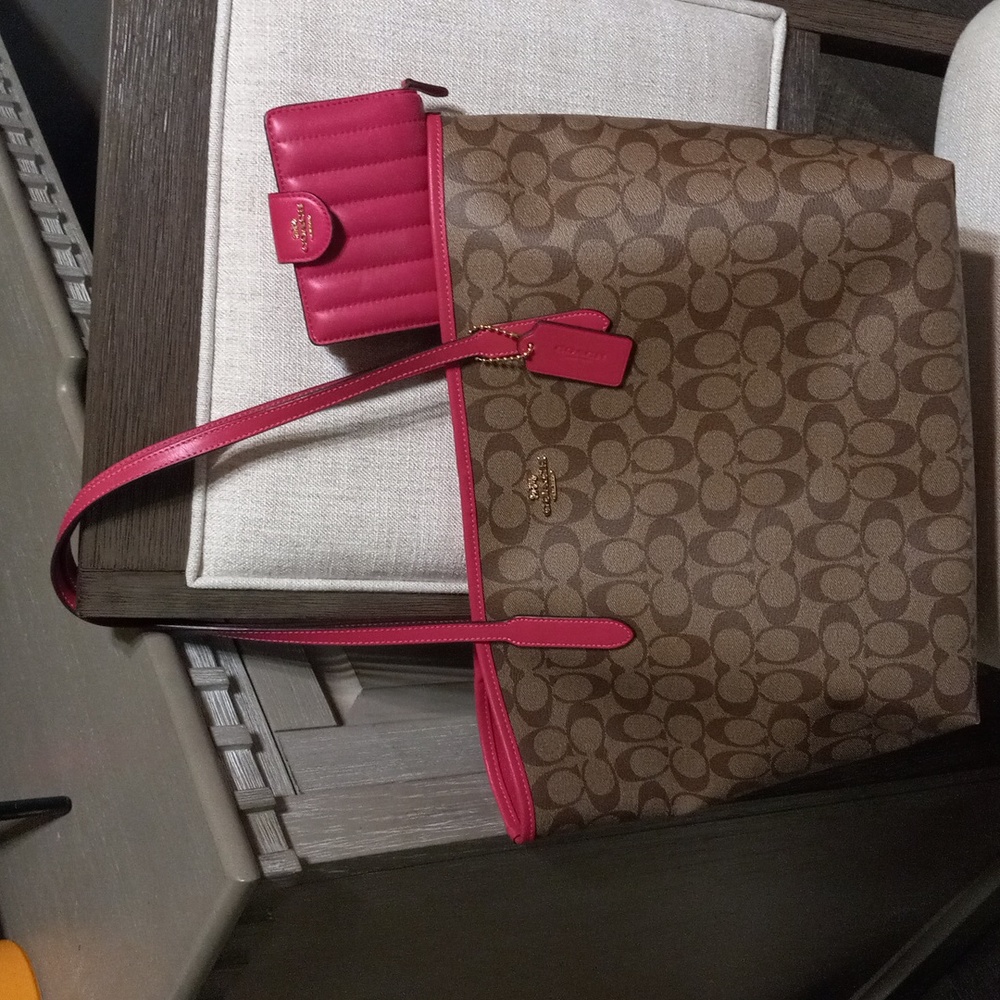 Coach City Tote with wallet